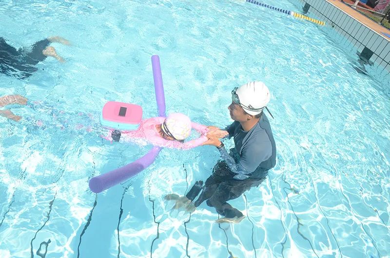 學校建造游泳池應如何規(guī)劃設(shè)計